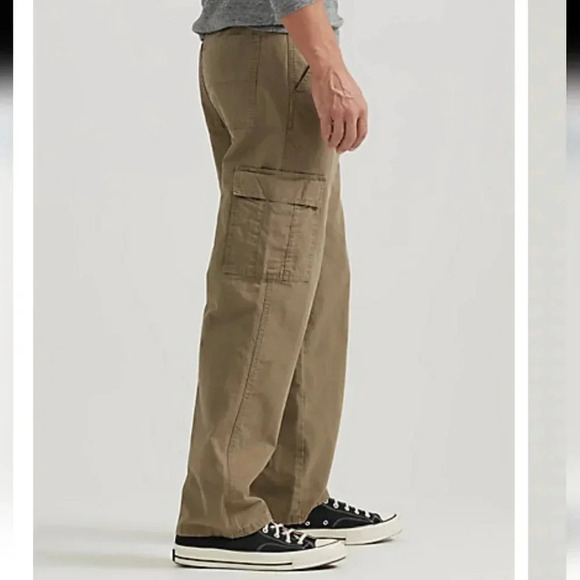 Wrangler Mens Relaxed Cargo Pants Size 34x30 Barley - Picture 3 of 11